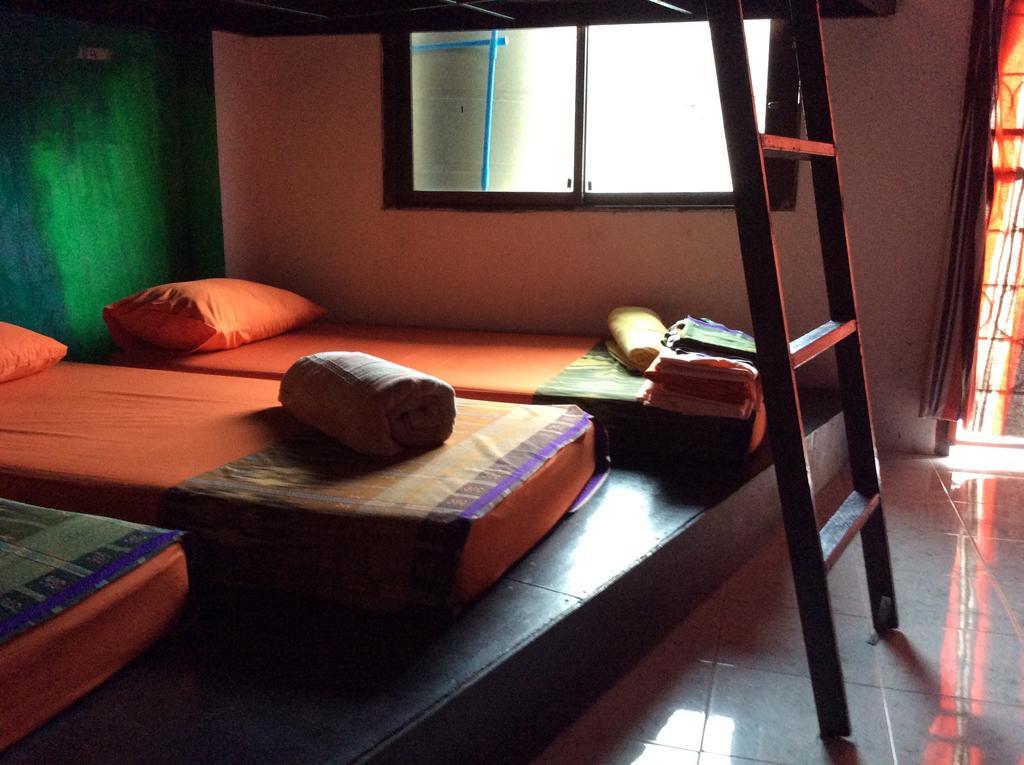 Maddy'S Hostel Ko Pha Ngan Esterno foto