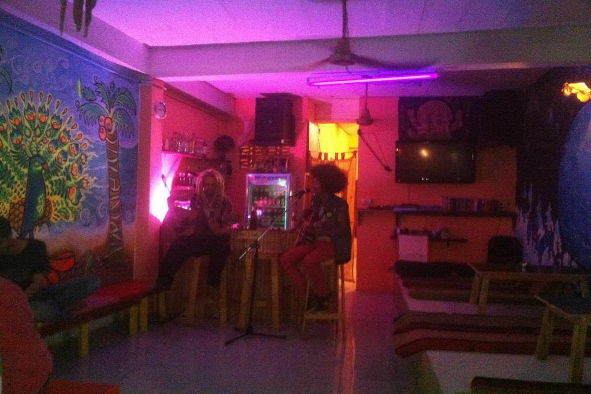 Maddy'S Hostel Ko Pha Ngan Esterno foto